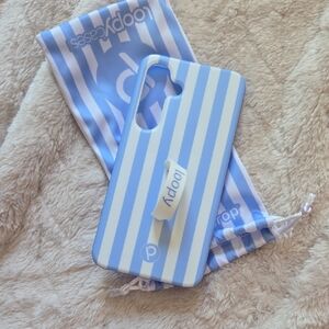 Loopy Case in Light Blue and White